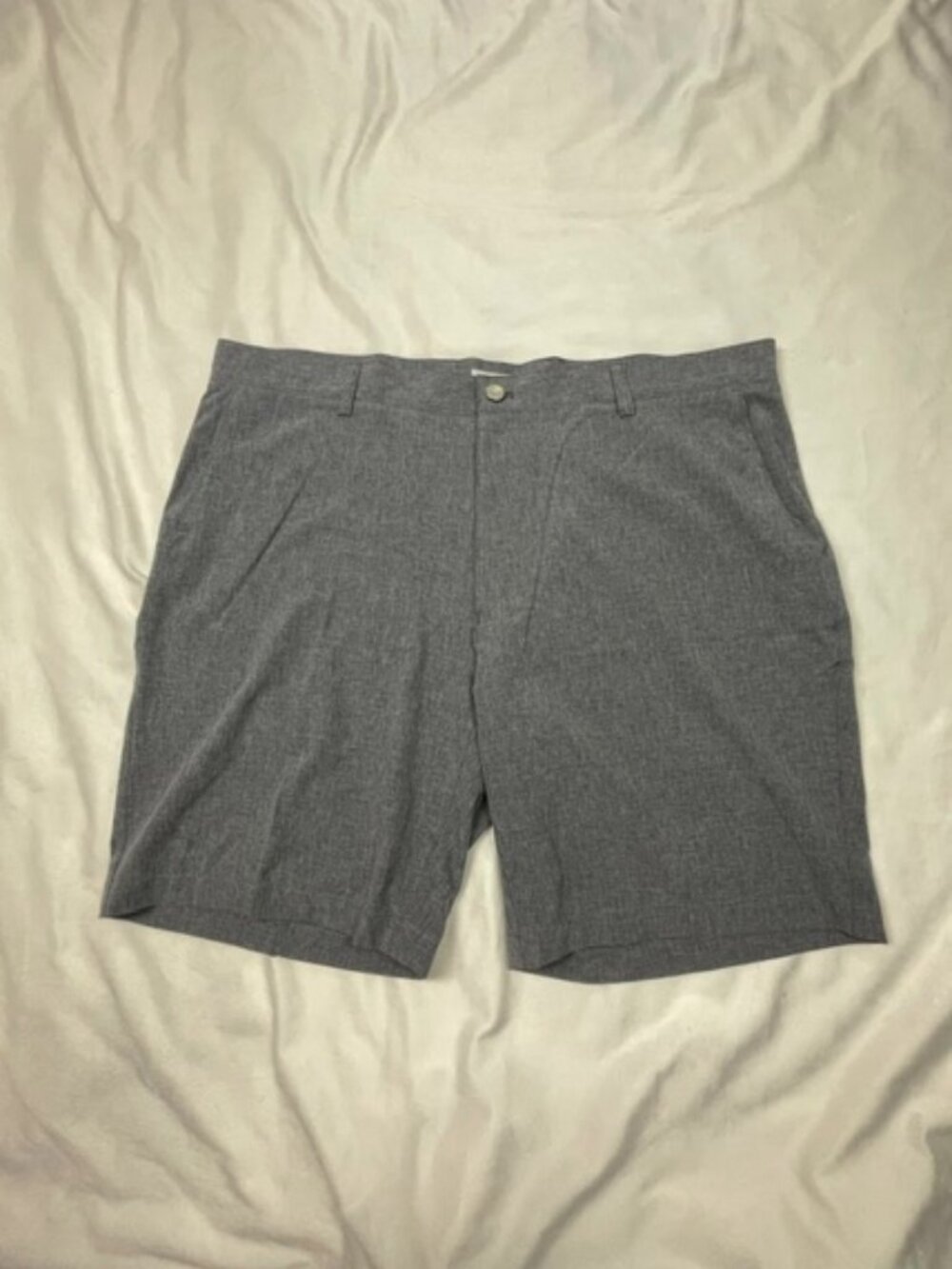 Peter Millar Men’s Crown Sport Shackleford Hybrid Golf Shorts, Gray, Size 40